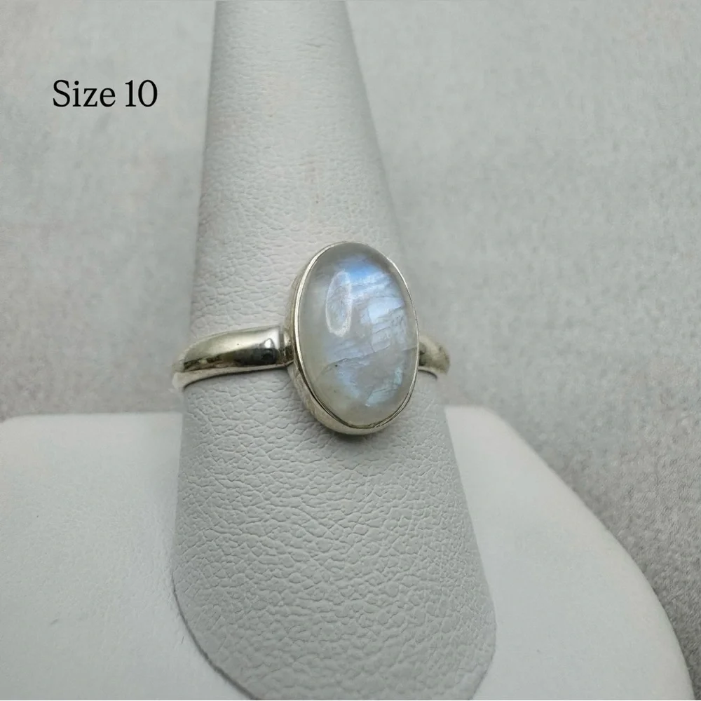 Rainbow Moonstone Sterling Silver Oval Ring - Picture 4 of 5